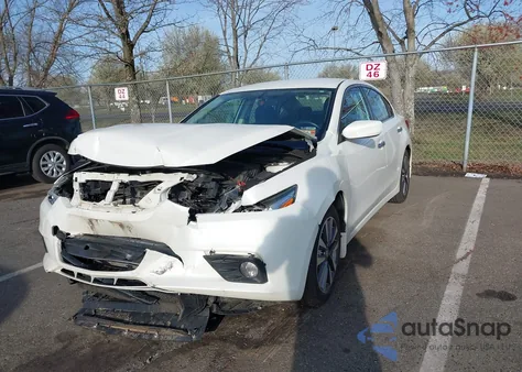 2017 Nissan Altima 2.5 Sv z USA, uszkodzony, nr VIN 1N4AL3AP1HC225309